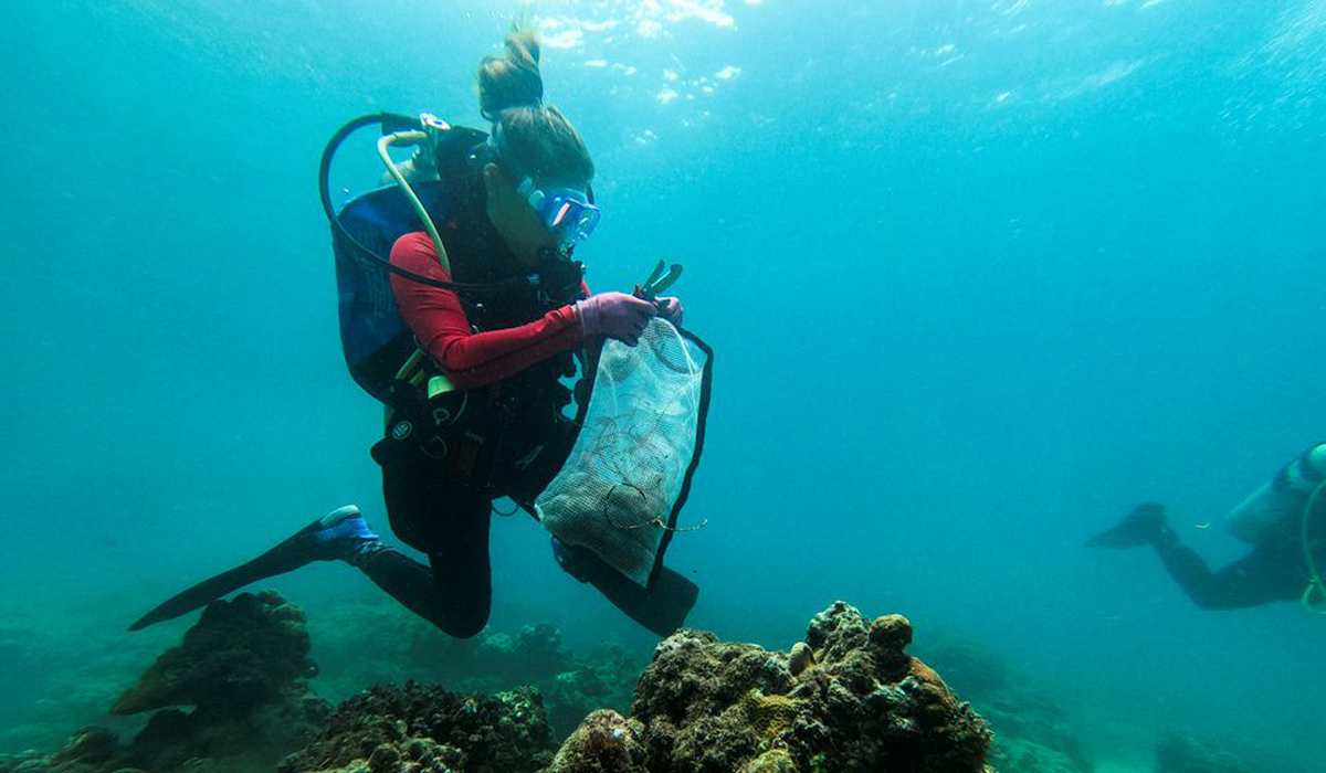 Philippine Diving instructor Carmela Sevilla